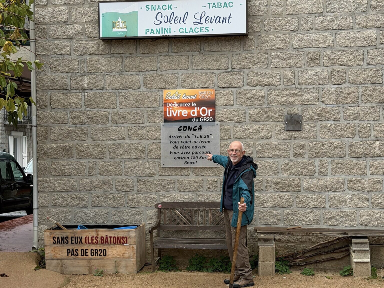 Toerist wijst eindpunt van GR20.